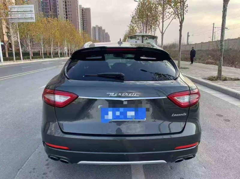 平顶山18年玛莎拉蒂Levante9