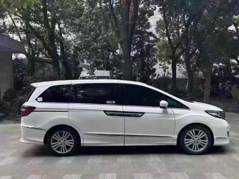 珠海18年本田艾力绅8