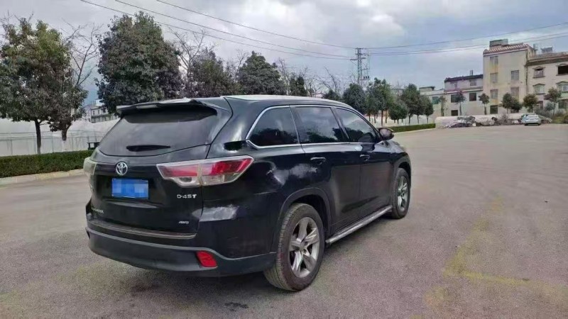 曲靖16年丰田汉兰达5