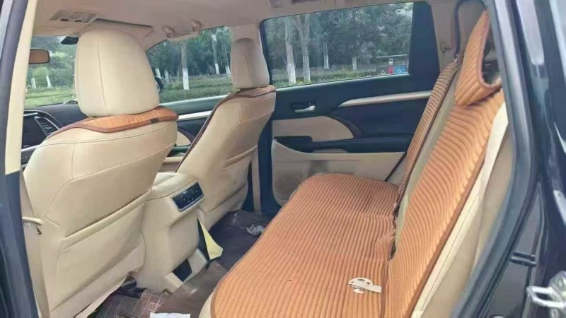 曲靖16年丰田汉兰达8