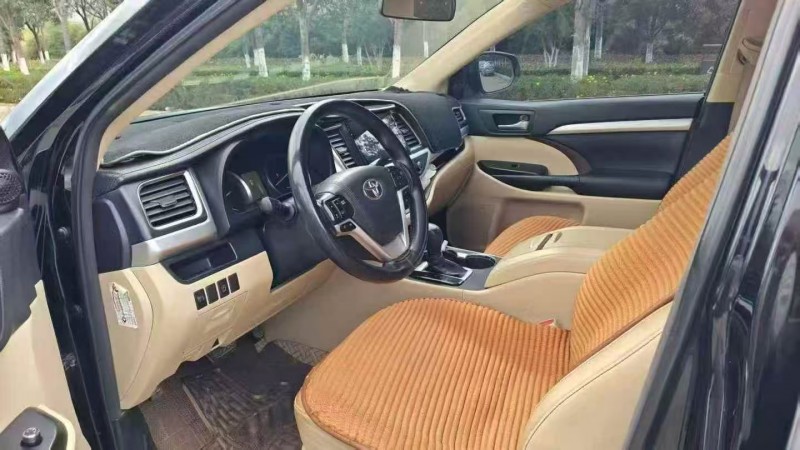 曲靖16年丰田汉兰达9