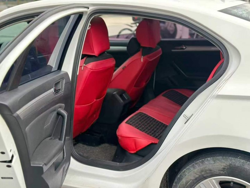 金华17年大众凌渡7