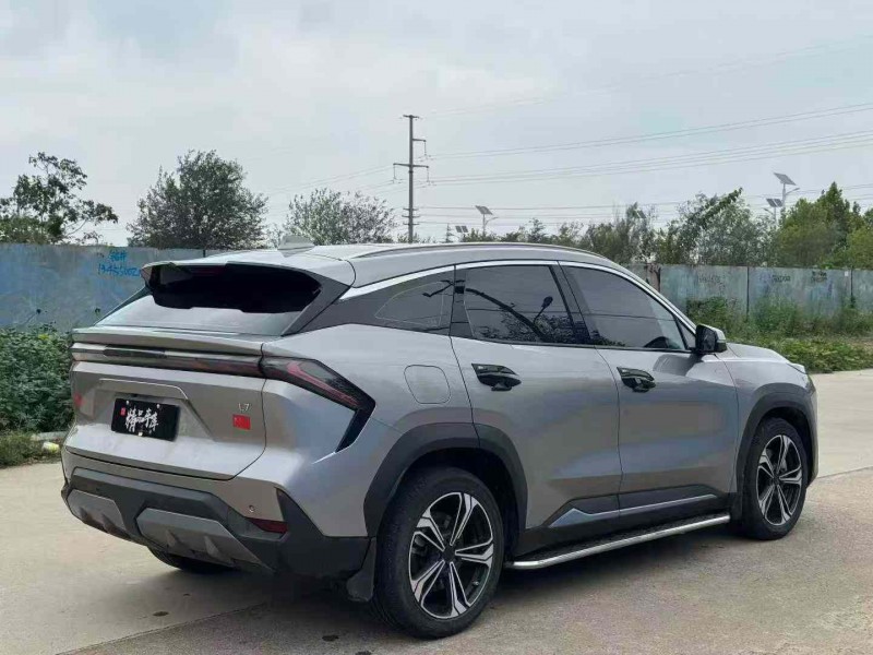 青岛23年吉利银河8