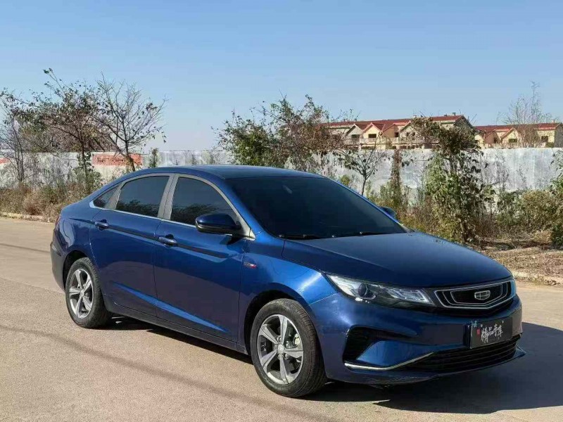 青岛19年吉利帝豪3