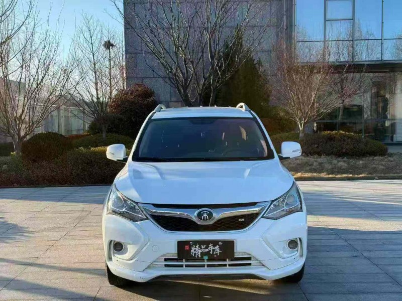 青岛17年比亚迪宋1