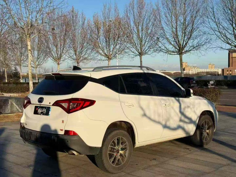 青岛17年比亚迪宋7
