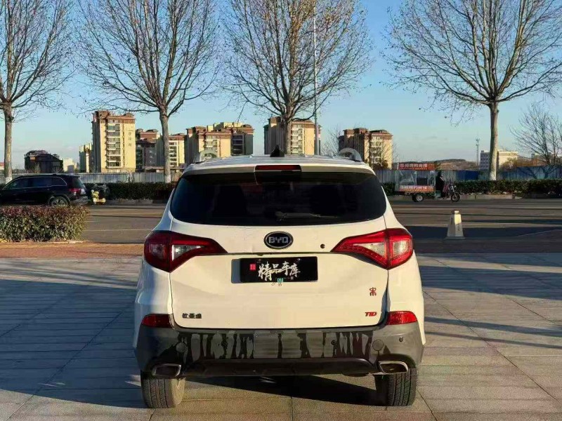 青岛17年比亚迪宋9