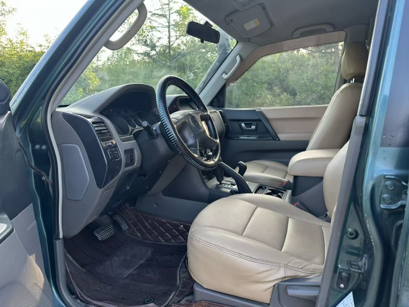 青岛07年三菱帕杰罗7