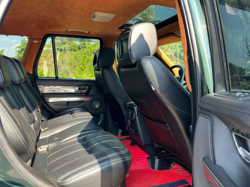 青岛10年路虎揽胜运动4