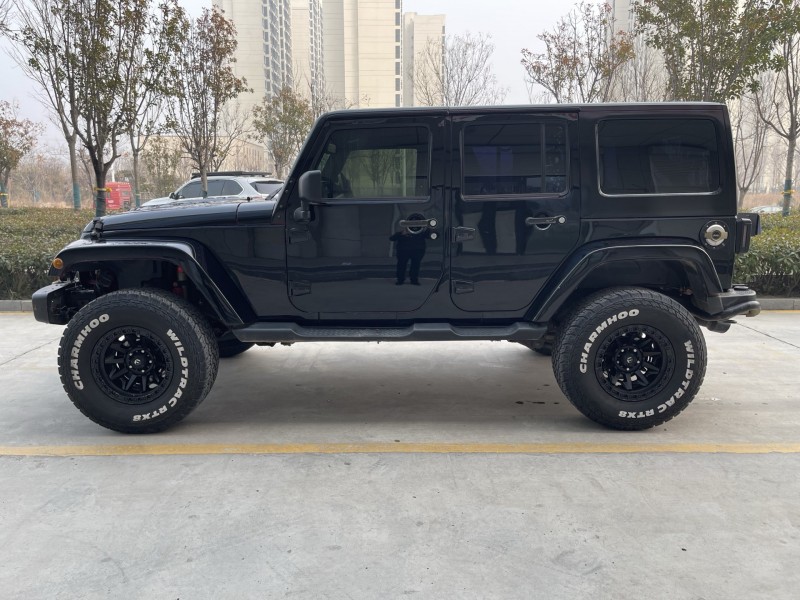 济宁13年Jeep牧马人8