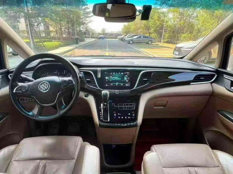 湛江19年别克GL84