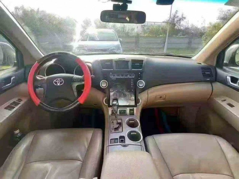 江门12年丰田汉兰达6