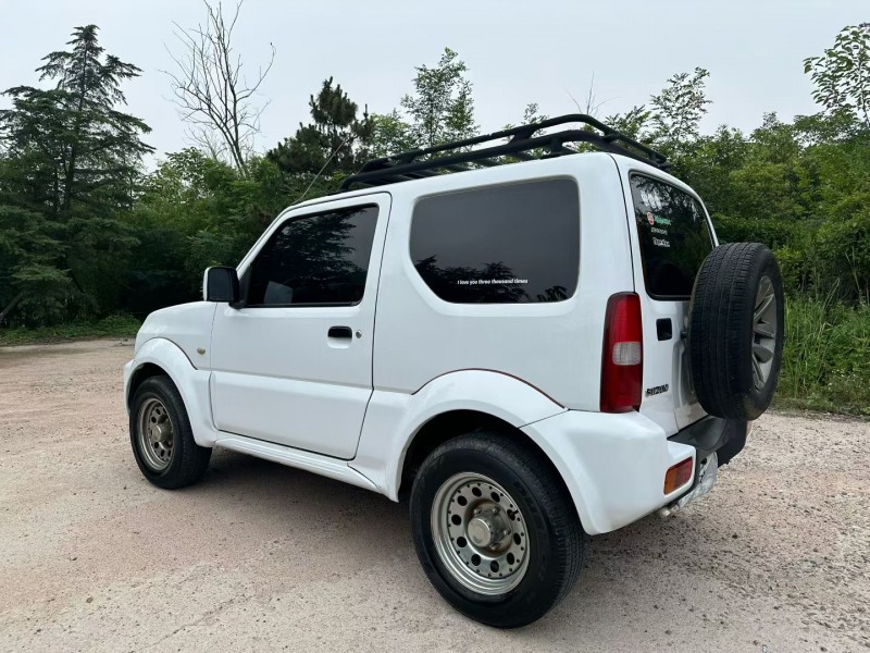 青岛16年铃木吉姆尼8