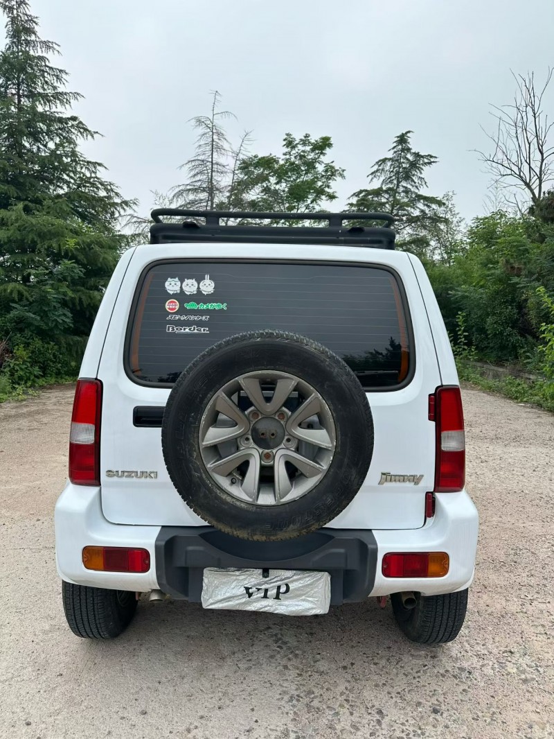 青岛16年铃木吉姆尼9