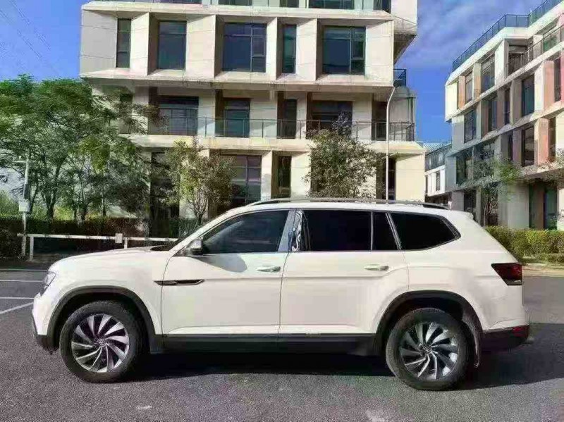 江门17年大众途昂8