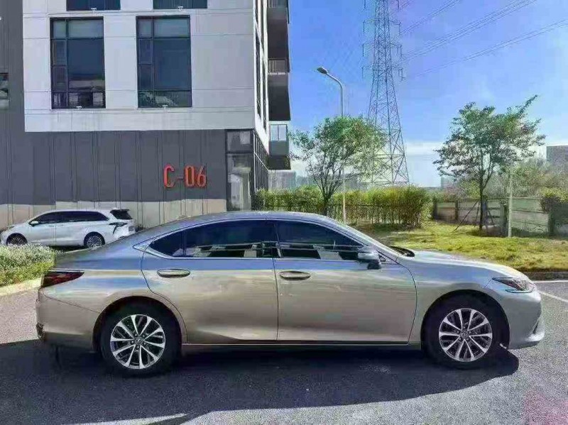 湛江24年雷克萨斯ES7