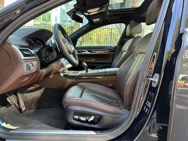 广州18年宝马7系4