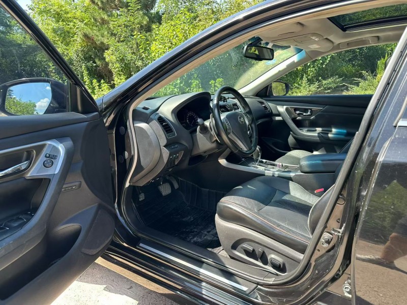 青岛14年日产天籁4