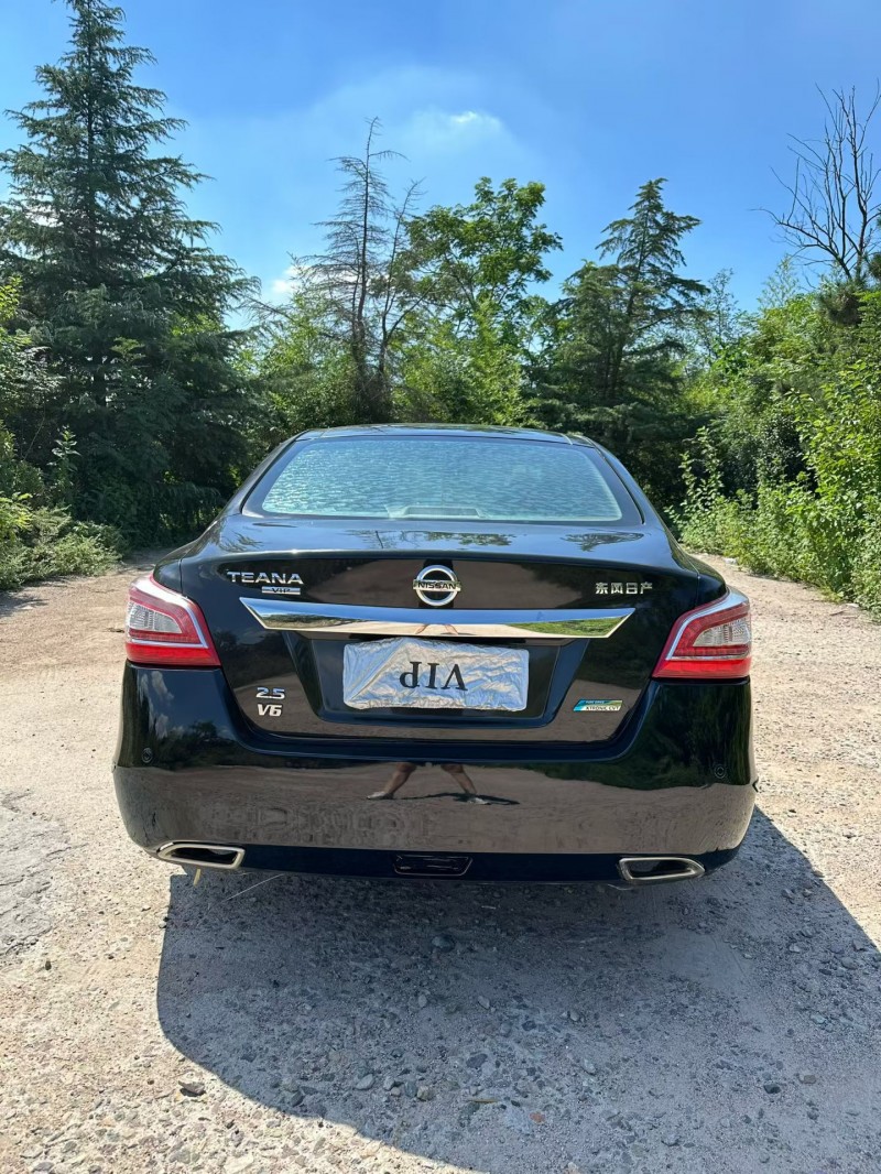 青岛14年日产天籁8