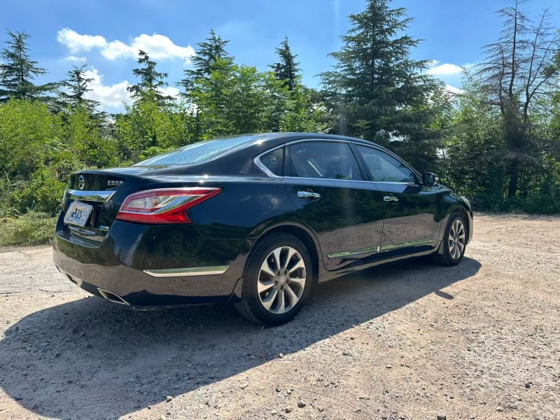 青岛14年日产天籁9