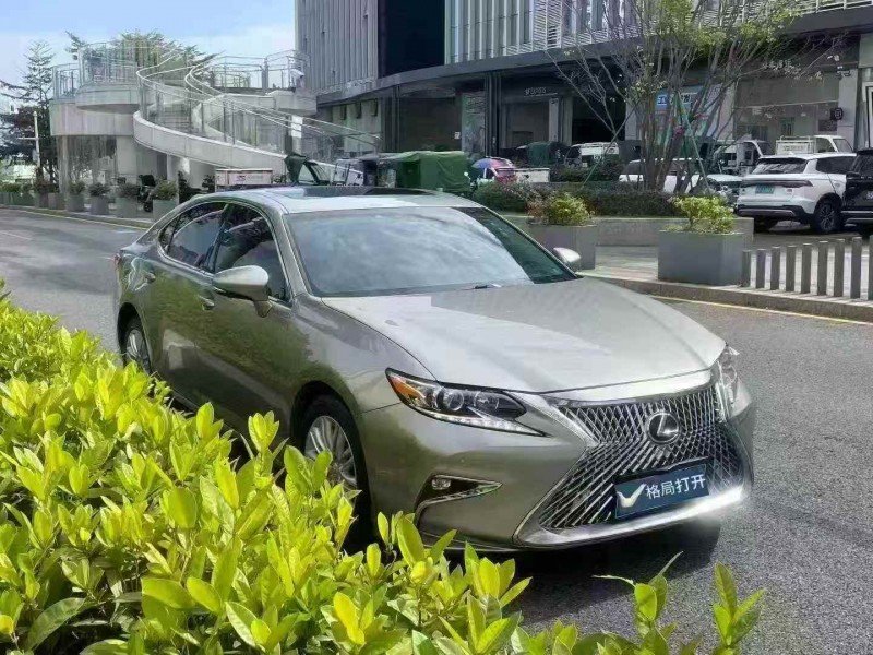 广州18年雷克萨斯ES2