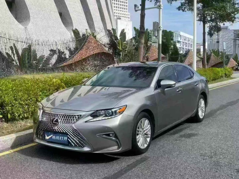 广州18年雷克萨斯ES3