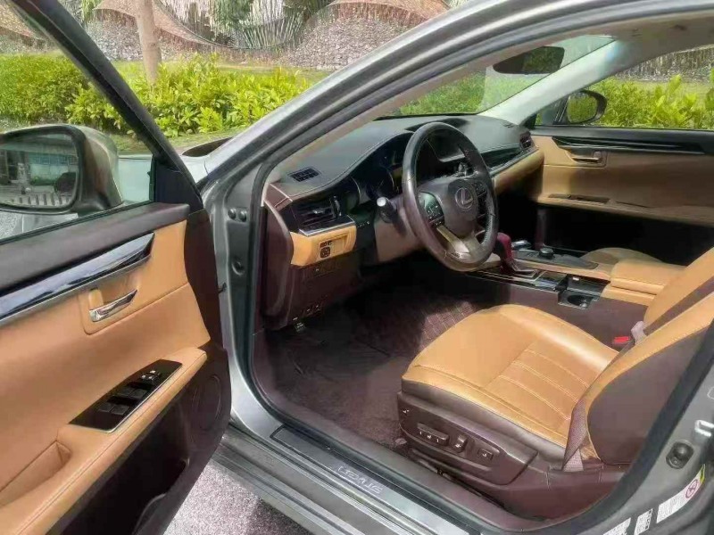 广州18年雷克萨斯ES4