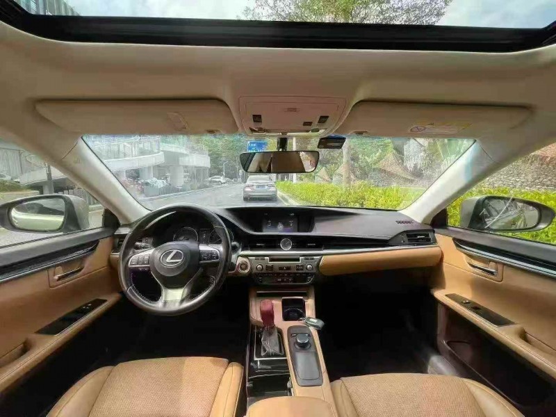 广州18年雷克萨斯ES5