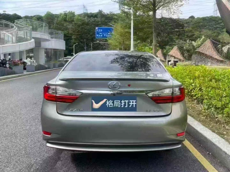 广州18年雷克萨斯ES9