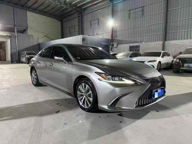 广州18年雷克萨斯ES3