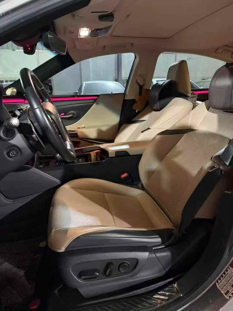 广州18年雷克萨斯ES4