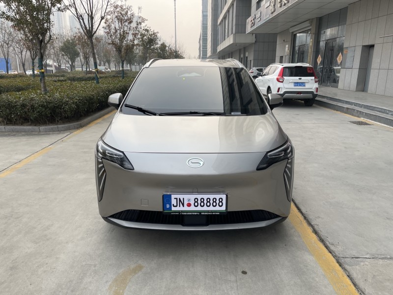 济宁25年传祺埃安Y1