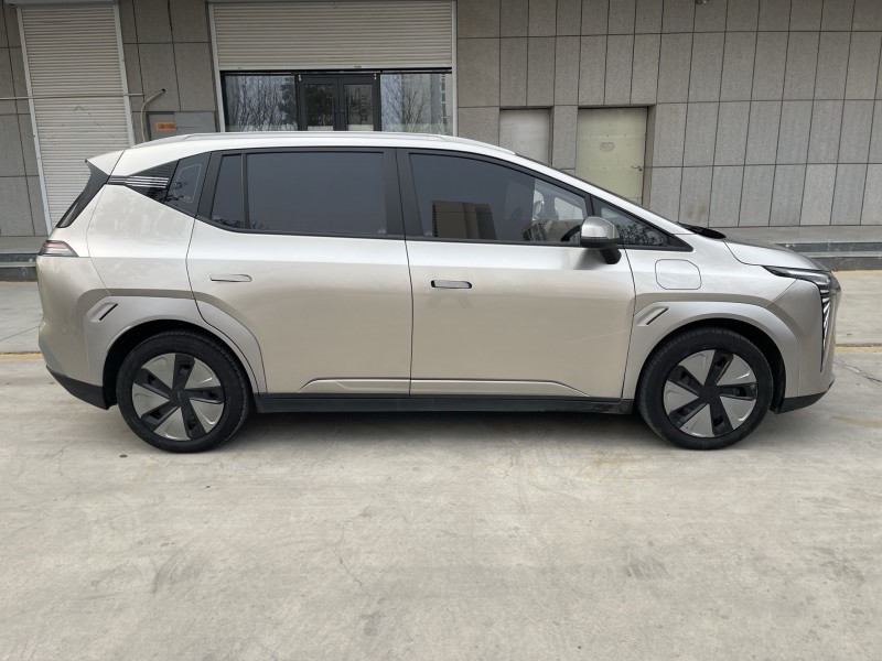 济宁25年传祺埃安Y7