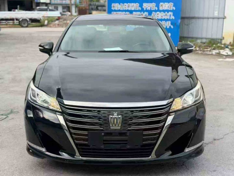 珠海18年丰田皇冠1