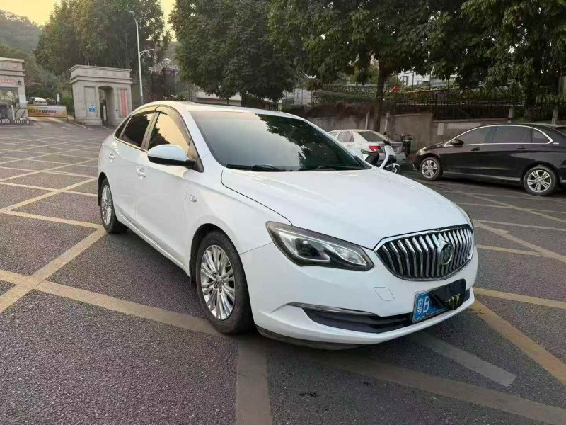 广州16年别克英朗2