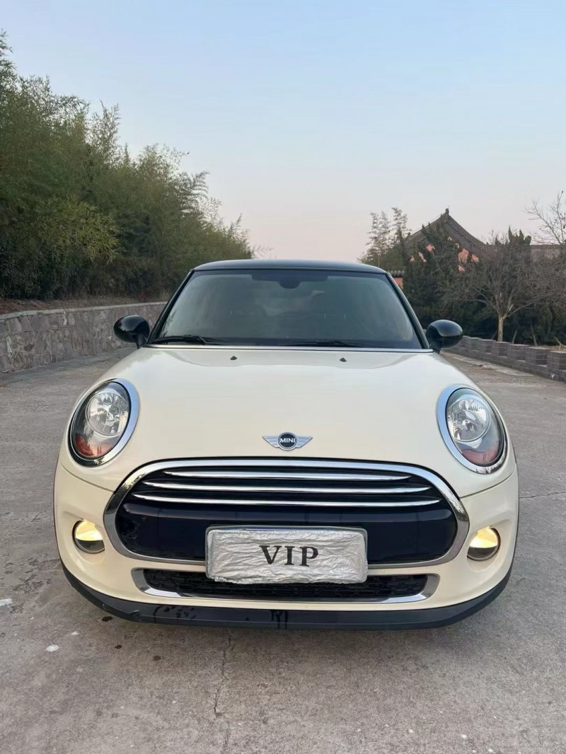 青岛17年宝马迷你1