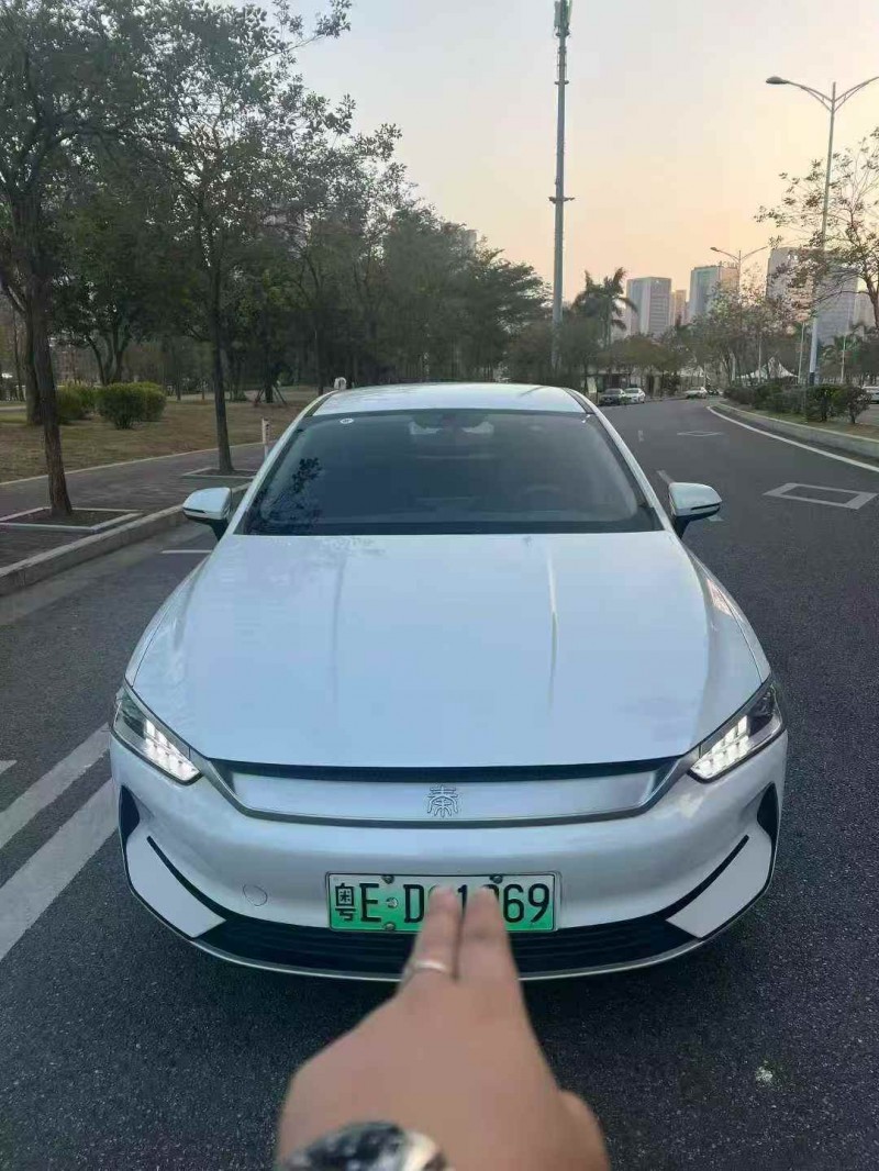 广州22年比亚迪秦1