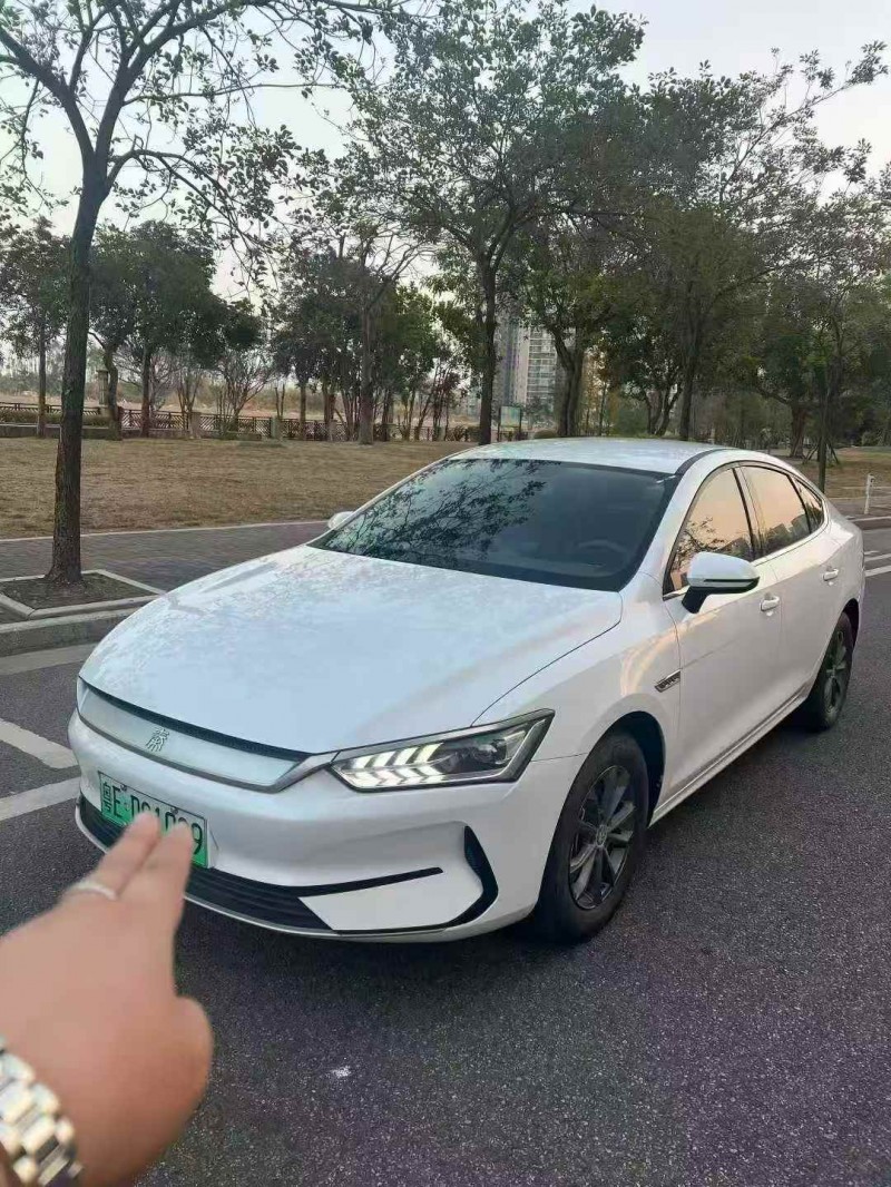 广州22年比亚迪秦2