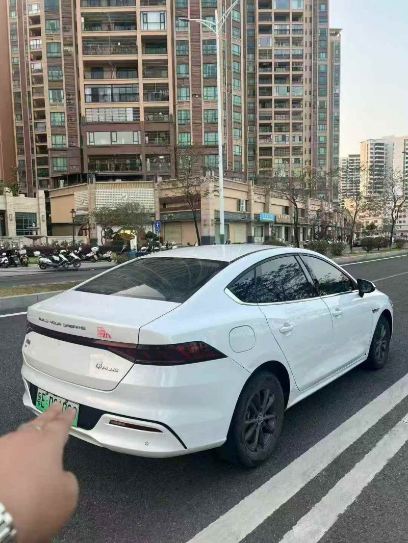 广州22年比亚迪秦4