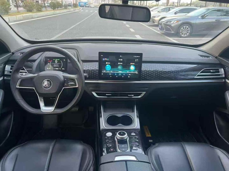 广州22年比亚迪秦8