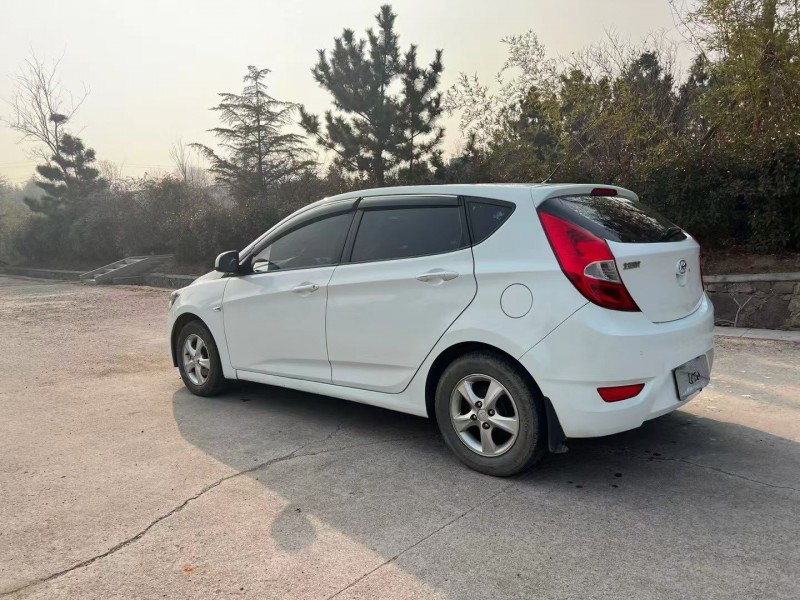 青岛17年现代瑞奕9