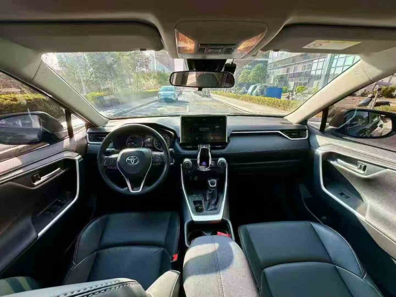 湛江23年丰田威兰达5