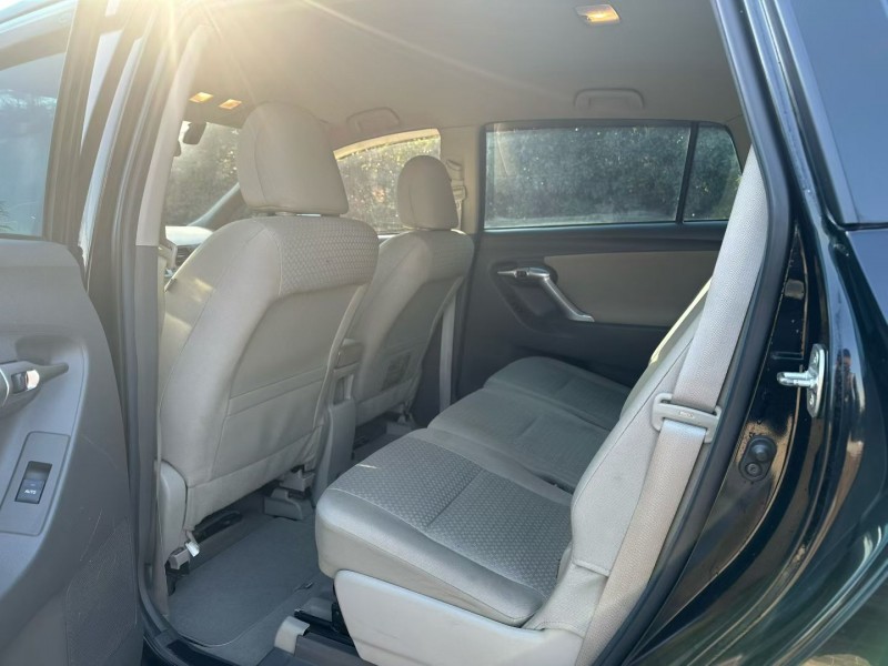 青岛17年丰田逸致4