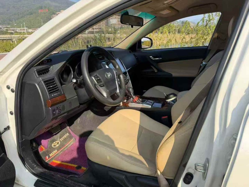 广州14年丰田锐志4