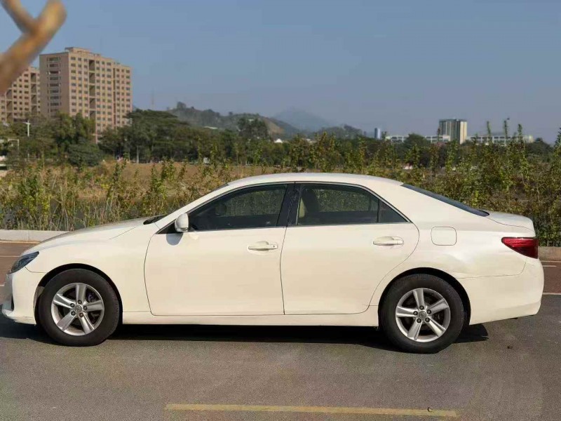 广州14年丰田锐志7