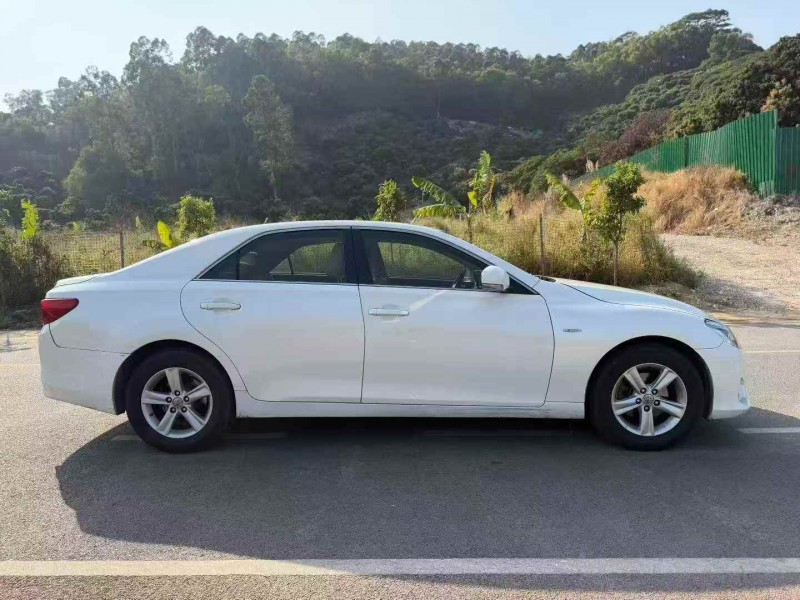 广州14年丰田锐志8