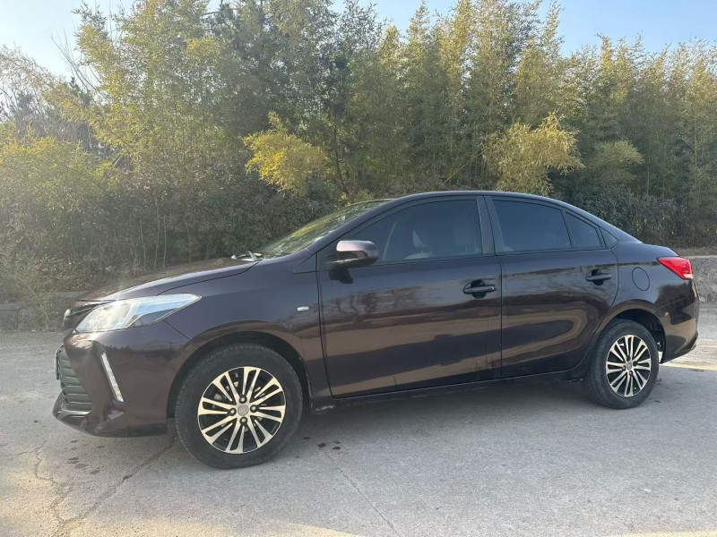 青岛17年丰田威驰2