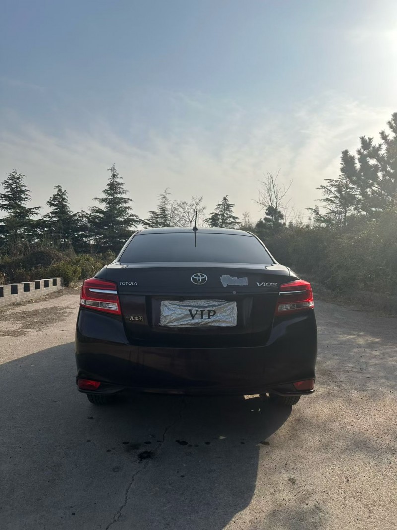 青岛17年丰田威驰9