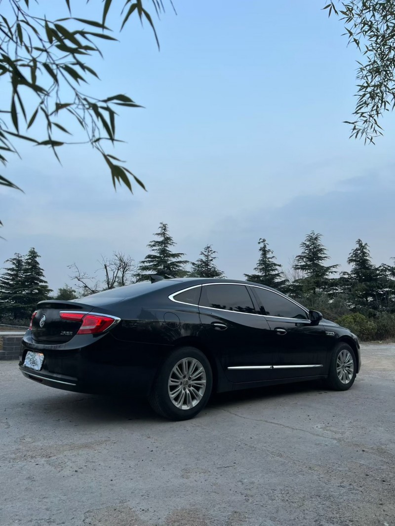 青岛17年别克君越6