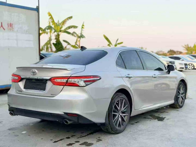 汕头22年丰田凯美瑞7